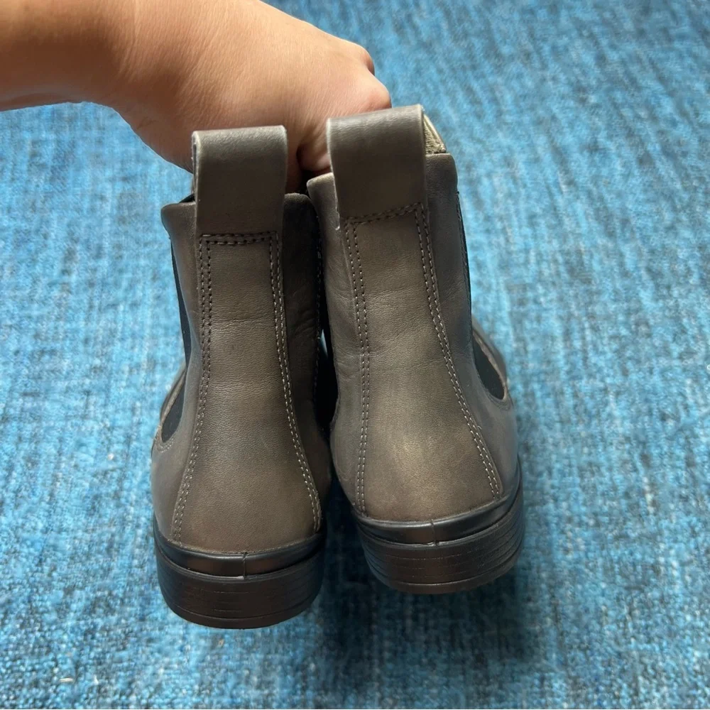 Ecco Touch 15 Chelsea Boots in Warm Grey Leather Euro 36 or US Women's 5-5.5